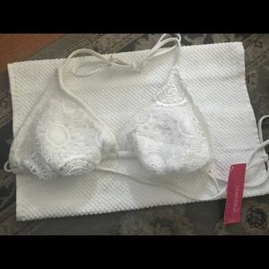 *NEW* White bikini top